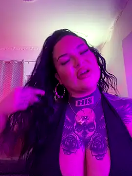 Snapshot of _MelinaCurves_ chatting on October 8, 2025, 9:48 pm MelinaCurves online show from October 8, 2025, 9:48 pm