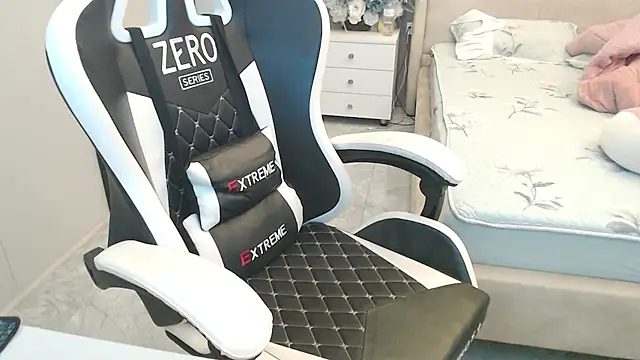 Hanako love online show from March 13, 2025, 4:16 am