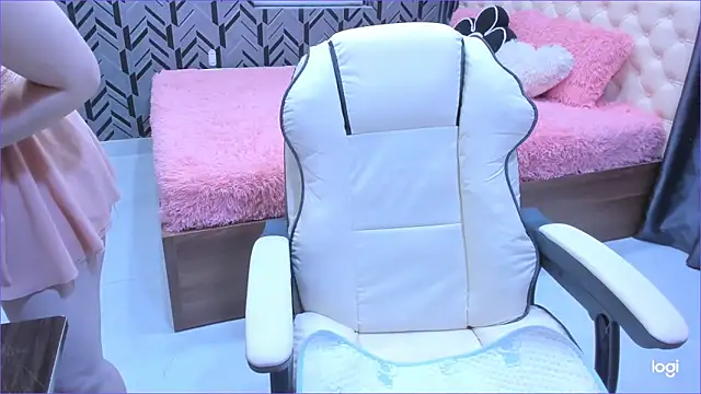 Snapshot of Toyota_Motor_Corporation chatting on September 11, 2025, 11:16 pm Toyota Motor Corporation online show from September 11, 2025, 11:16 pm