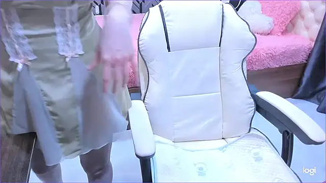 Snapshot of Toyota_Motor_Corporation chatting on October 11, 2025, 11:17 pm Toyota Motor Corporation online show from October 11, 2025, 11:17 pm