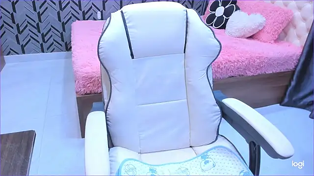 Snapshot of Toyota_Motor_Corporation chatting on September 9, 2025, 11:14 pm Toyota Motor Corporation online show from September 9, 2025, 11:14 pm