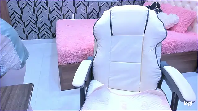 Snapshot of Toyota_Motor_Corporation chatting on September 8, 2025, 11:15 pm Toyota Motor Corporation online show from September 8, 2025, 11:15 pm