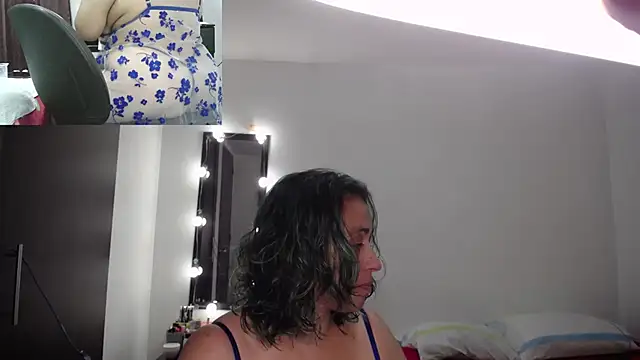 zoe hotxxx online show from September 22, 2025, 1:50 pm