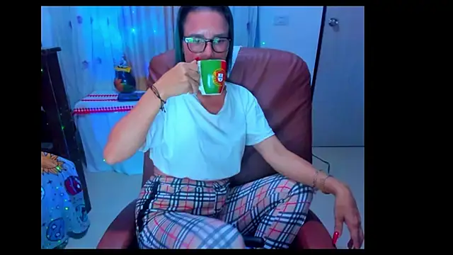 Snapshot of BrianaGarner chatting on October 14, 2025, 7:47 pm BrianaGarner online show from October 14, 2025, 7:47 pm