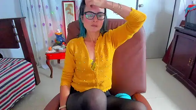 BrianaGarner online show from February 17, 2026, 6:27 pm