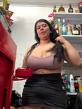 emilyjohanson online show from January 5, 2026, 5:27 pm