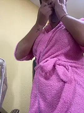 Snapshot of Afroditahott chatting on October 6, 2025, 7:14 pm Afroditahott online show from October 6, 2025, 7:14 pm