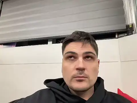 NixdreyModel1 online show from November 24, 2025, 3:45 pm