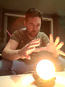 tom sauwer online show from October 2, 2025, 8:23 pm