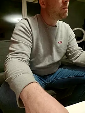 tom sauwer online show from October 5, 2025, 8:32 pm