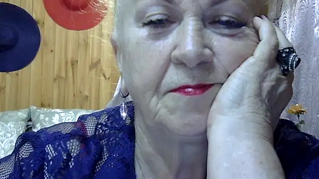 Snapshot of Emma52610 chatting on October 2, 2025, 5:55 am Emma52610 online show from October 2, 2025, 5:55 am