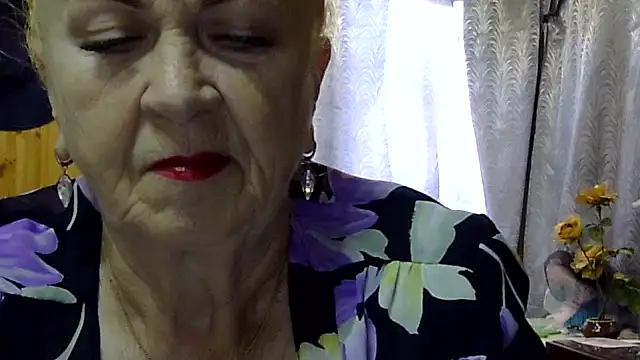 Snapshot of Emma52610 chatting on September 25, 2025, 7:03 am Emma52610 online show from September 25, 2025, 7:03 am