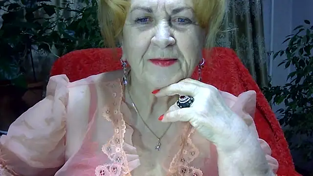 Snapshot of Emma52610 chatting on January 27, 2025, 6:09 am Emma52610 online show from January 27, 2025, 6:09 am