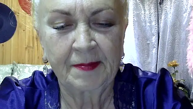 Snapshot of Emma52610 chatting on October 11, 2025, 11:22 am Emma52610 online show from October 11, 2025, 11:22 am