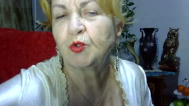 Snapshot of Emma52610 chatting on February 6, 2025, 1:10 pm Emma52610 online show from February 6, 2025, 1:10 pm
