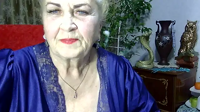 Snapshot of Emma52610 chatting on February 18, 2025, 5:20 pm Emma52610 online show from February 18, 2025, 5:20 pm