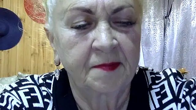 Snapshot of Emma52610 chatting on October 5, 2025, 9:55 am Emma52610 online show from October 5, 2025, 9:55 am