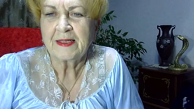 Snapshot of Emma52610 chatting on January 25, 2025, 5:51 pm Emma52610 online show from January 25, 2025, 5:51 pm