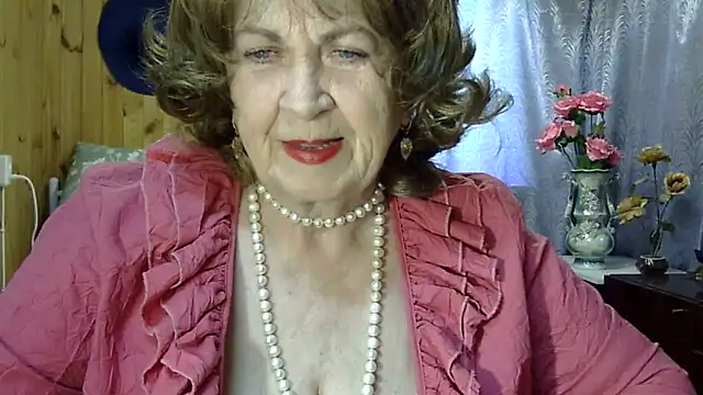 Emma52610 online show from May 30, 2026, 11:16 am