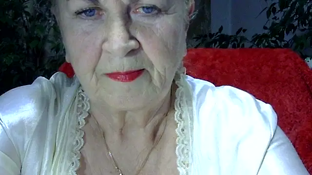 Snapshot of Emma52610 chatting on February 5, 2025, 5:31 pm Emma52610 online show from February 5, 2025, 5:31 pm