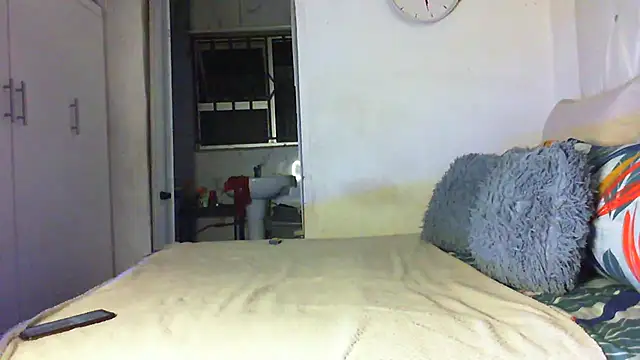 Snapshot of SQUITBOOTY chatting on January 24, 2025, 1:45 am SQUITBOOTY online show from January 24, 2025, 1:45 am