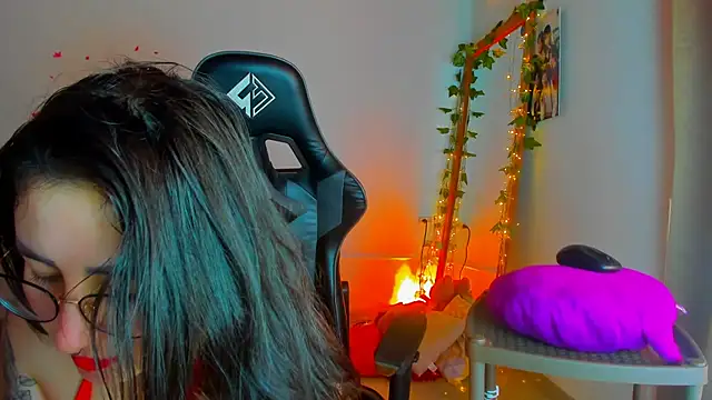 Susan Foxx online show from November 9, 2025, 6:56 pm