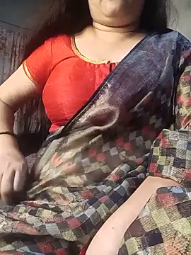 Snapshot of naughtymadam chatting on May 17, 2026, 5:29 am naughtymadam online show from May 17, 2026, 5:29 am