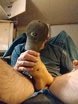 ROBERT0516 online show from November 22, 2025, 5:39 am