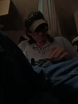 ROBERT0516 online show from September 24, 2025, 11:32 pm