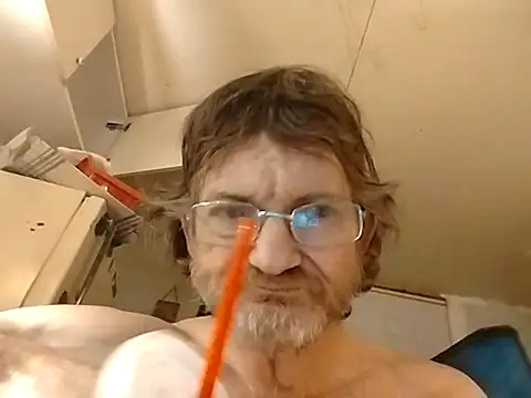 ROBERT0516 online show from October 22, 2025, 4:12 am