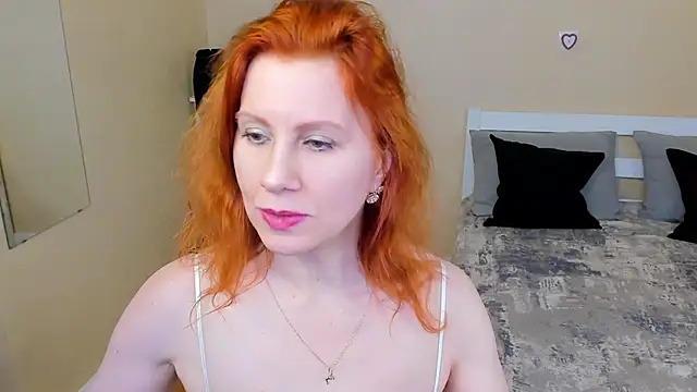 Snapshot of FoxySophia chatting on February 13, 2026, 4:29 pm FoxySophia online show from February 13, 2026, 4:29 pm