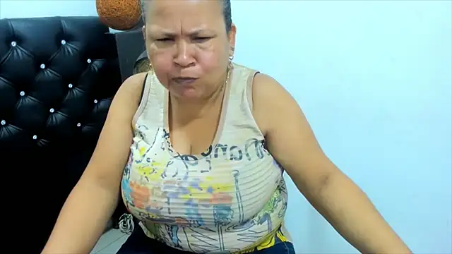 Snapshot of beckyummys chatting on September 12, 2025, 12:27 pm beckyummys online show from September 12, 2025, 12:27 pm