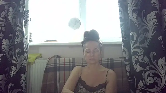 LindaStarS online show from February 24, 2026, 5:41 am