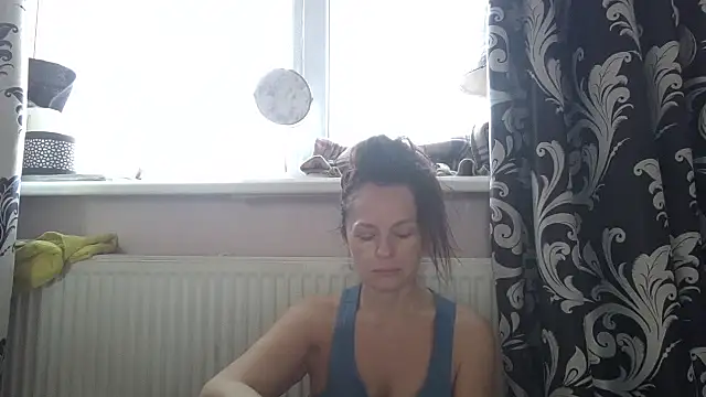 LindaStarS online show from February 28, 2026, 6:13 am