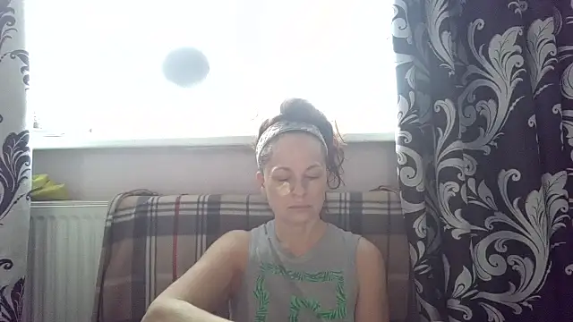 LindaStarS online show from March 5, 2026, 5:37 am