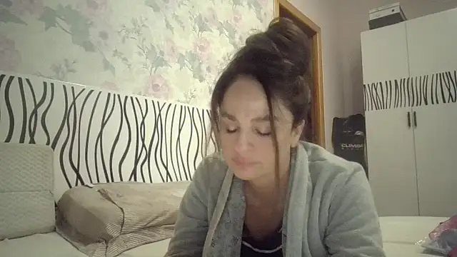 Snapshot of LindaStarS chatting on October 25, 2025, 5:02 pm LindaStarS online show from October 25, 2025, 5:02 pm