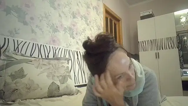 Snapshot of LindaStarS chatting on October 23, 2025, 6:17 pm LindaStarS online show from October 23, 2025, 6:17 pm