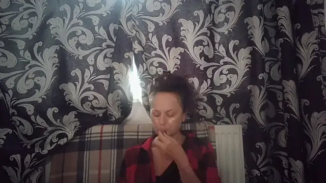 Snapshot of LindaStarS chatting on October 10, 2025, 5:08 am LindaStarS online show from October 10, 2025, 5:08 am