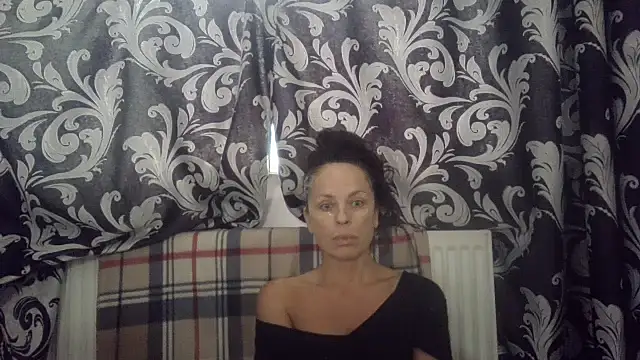 Snapshot of LindaStarS chatting on October 9, 2025, 6:36 am LindaStarS online show from October 9, 2025, 6:36 am