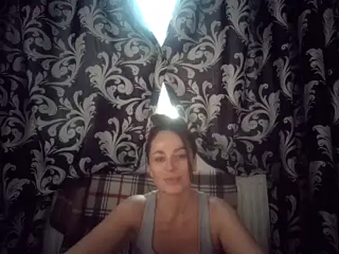 LindaStarS online show from February 26, 2025, 3:32 pm
