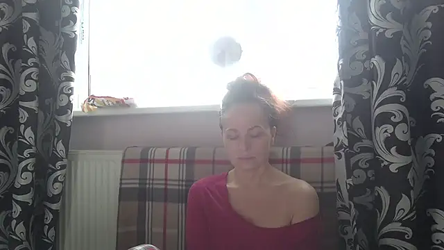 LindaStarS online show from April 9, 2026, 5:42 am