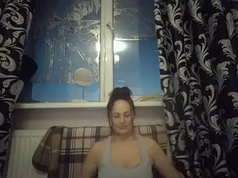 LindaStarS online show from February 25, 2025, 4:14 pm
