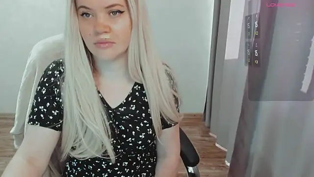 Snapshot of AllAboutLoveXx chatting on February 4, 2026, 7:03 am AllAboutLoveXx online show from February 4, 2026, 7:03 am