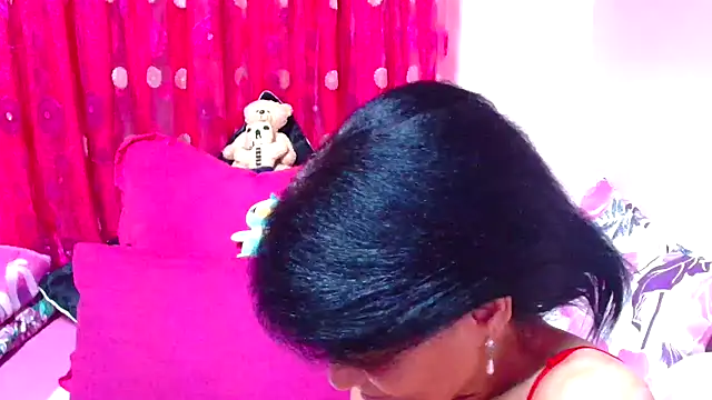 SLUTTYROXY online show from October 6, 2025, 7:25 pm