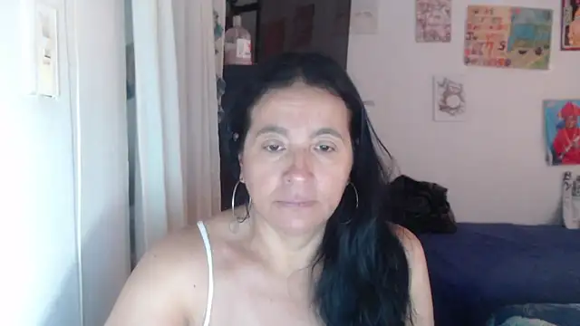 stefilove10 online show from May 19, 2026, 1:40 pm
