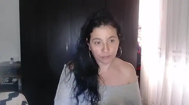 stefilove10 online show from December 17, 2024, 6:09 pm