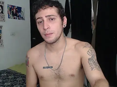 stevensanchez99 online show from May 26, 2026, 5:33 pm