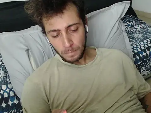 stevensanchez99 online show from May 11, 2026, 5:09 am