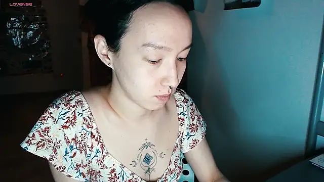 sensualdrug online show from December 28, 2024, 1:06 pm