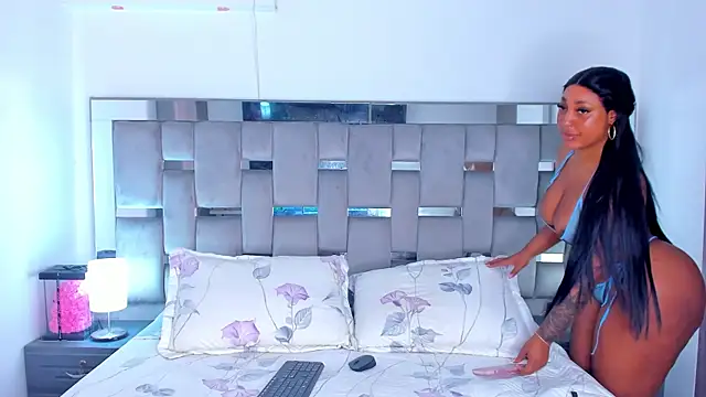 Snapshot of Cammiila chatting on January 17, 2026, 4:54 pm Cammiila online show from January 17, 2026, 4:54 pm